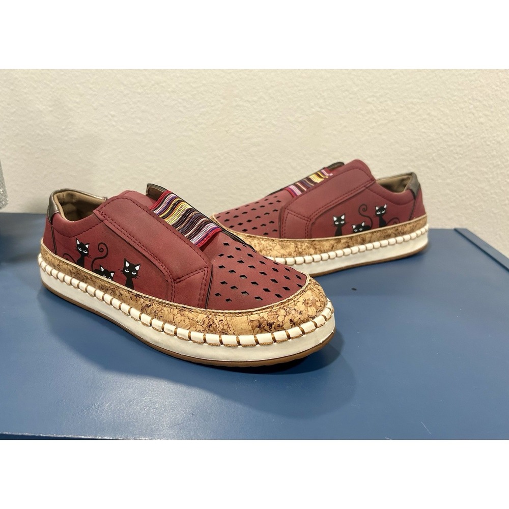 Whimsical Cat Print Slip On Casual Cork Sole Shoes 8.5 Adorable!